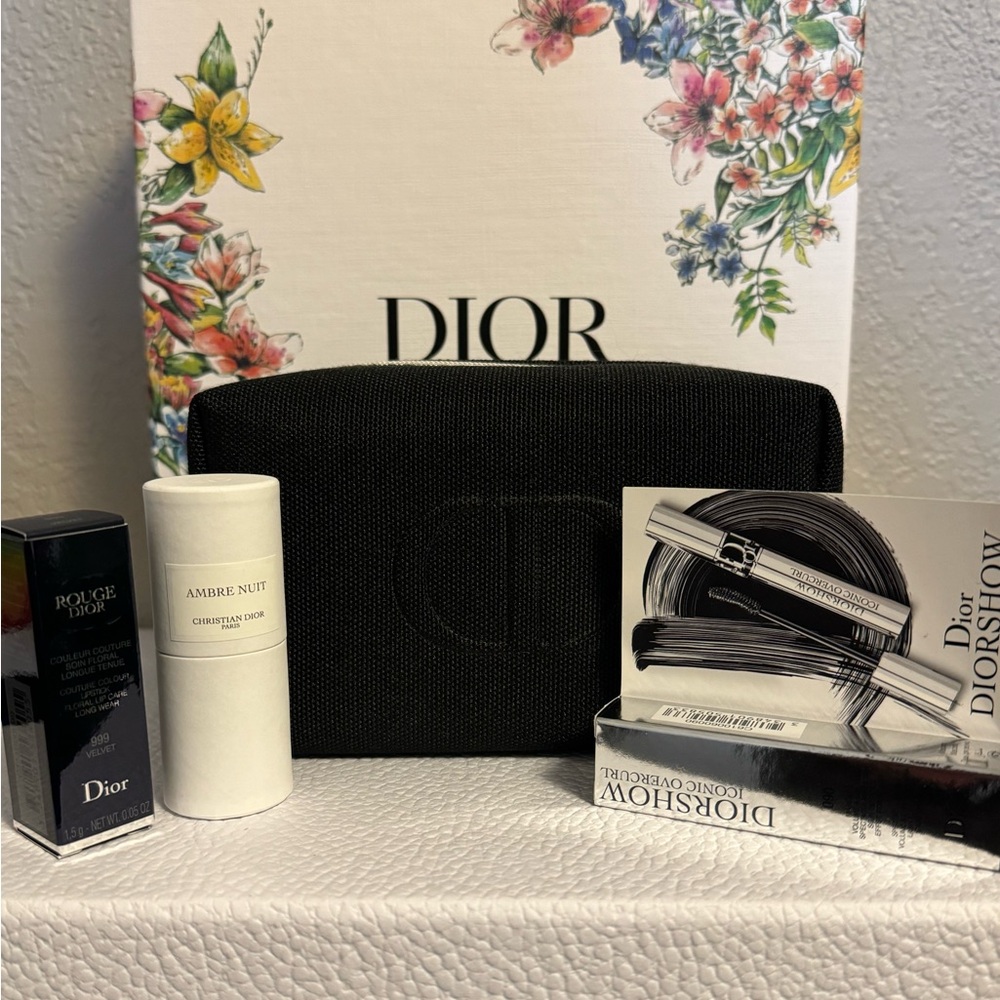 DIOR POUCH W DELUXE AND MINI SAMPLES